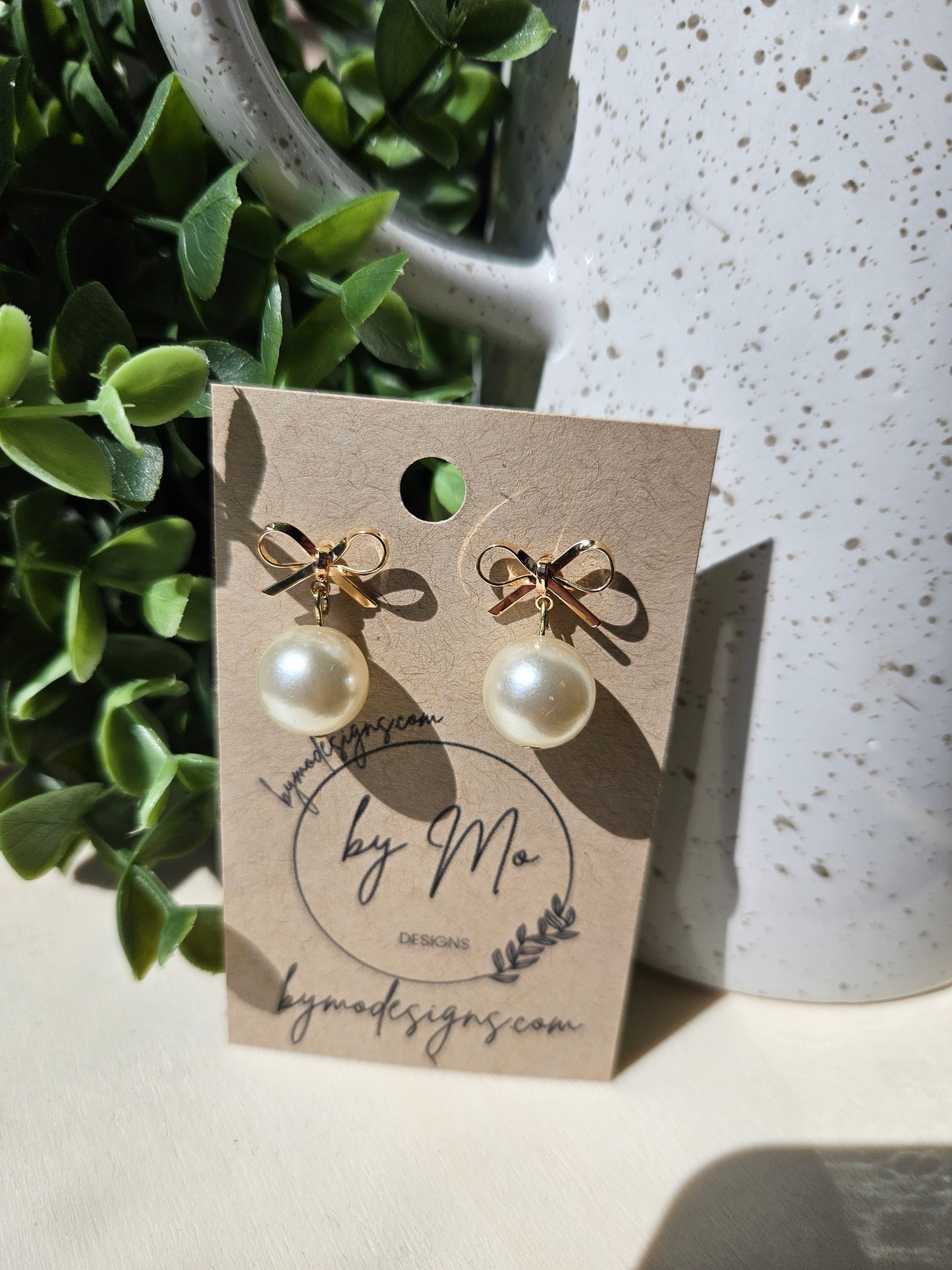 Gold Bow Pearls
