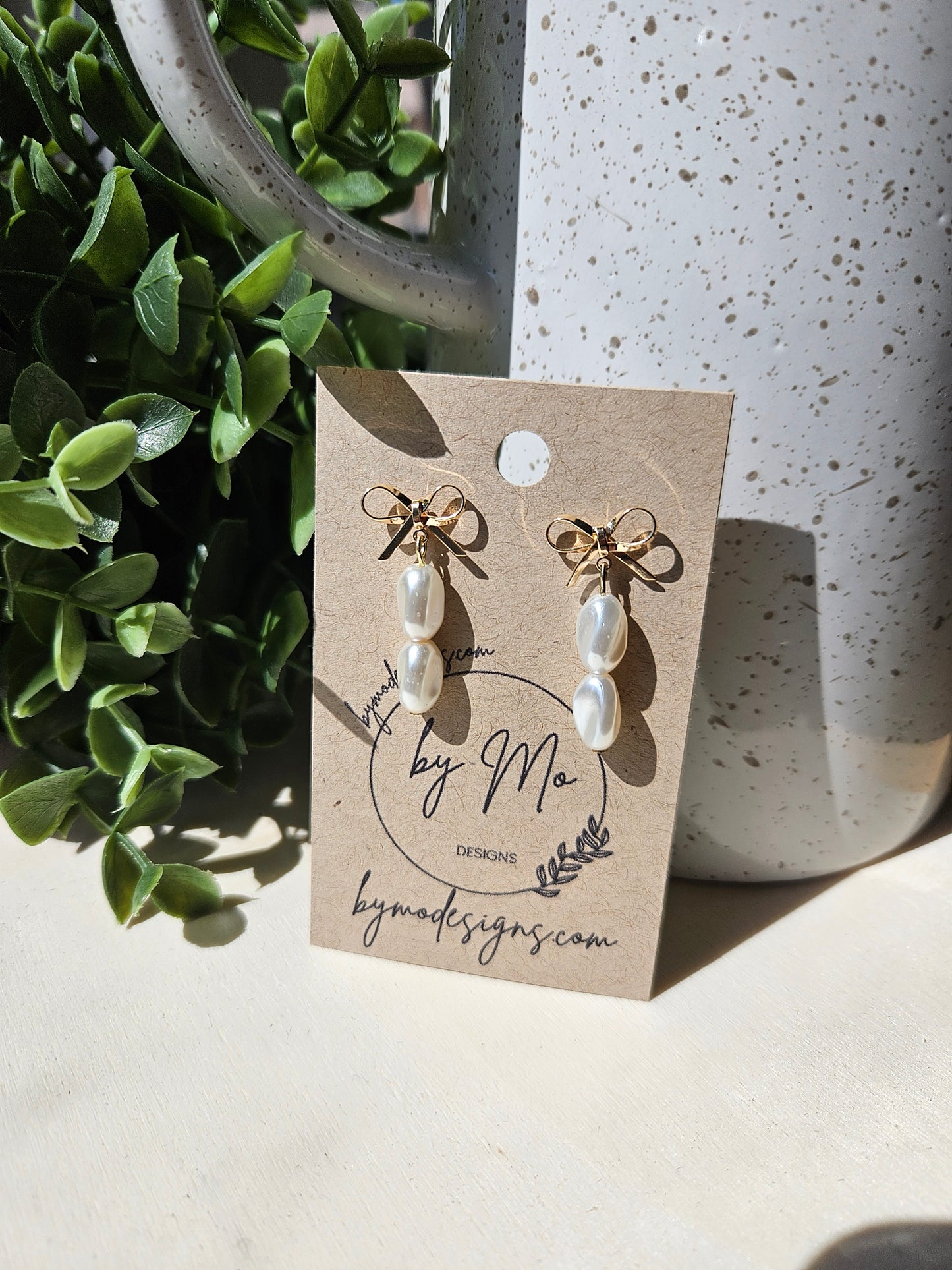 Gold Bow Pearls