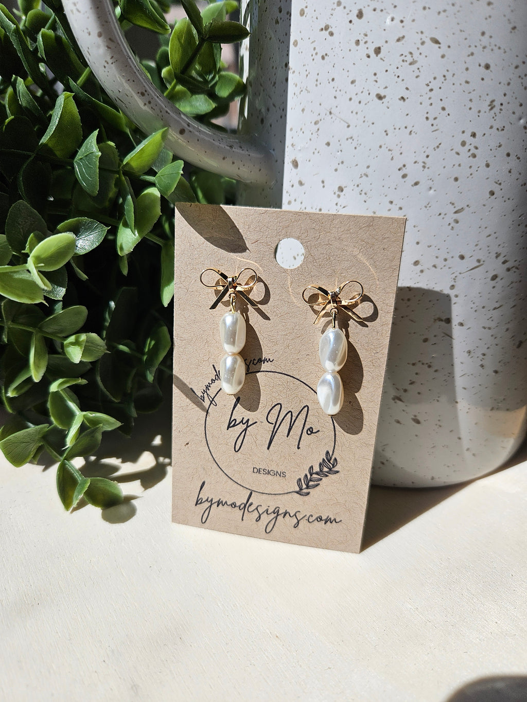 Gold Bow Pearls