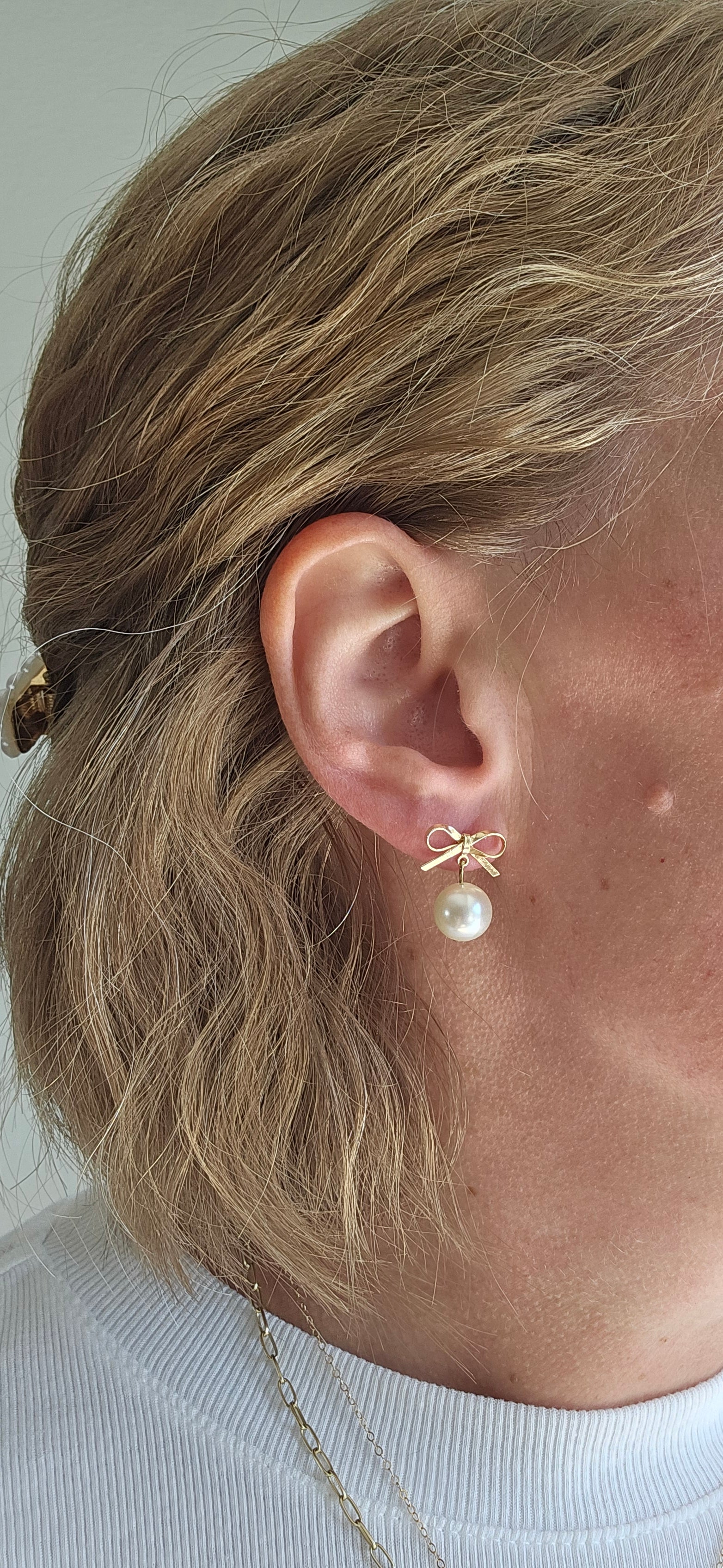 Gold Bow Pearls